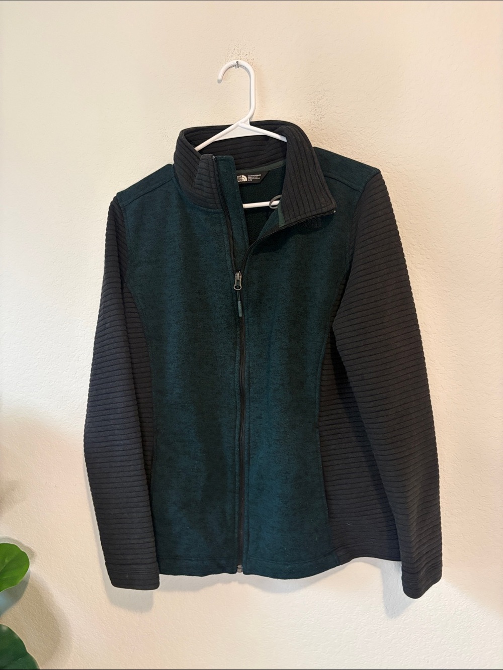 The North Face Forest Green & Black Full-Zip Jacket large